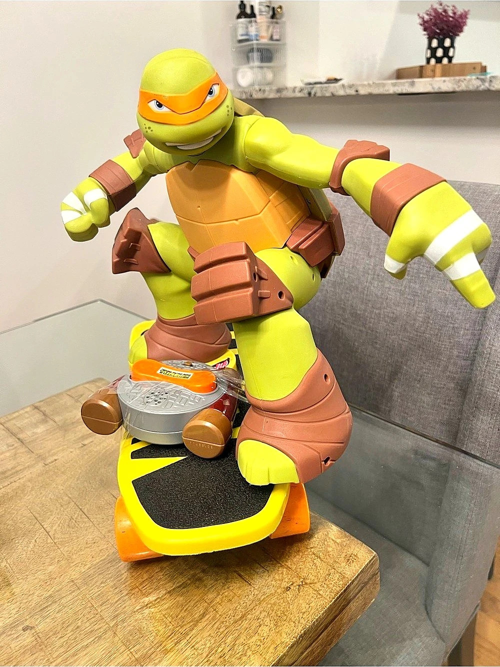 Jakks Teenage Mutant Ninja Turtles Skateboarding Mikey Michelangelo TMNT/Remote